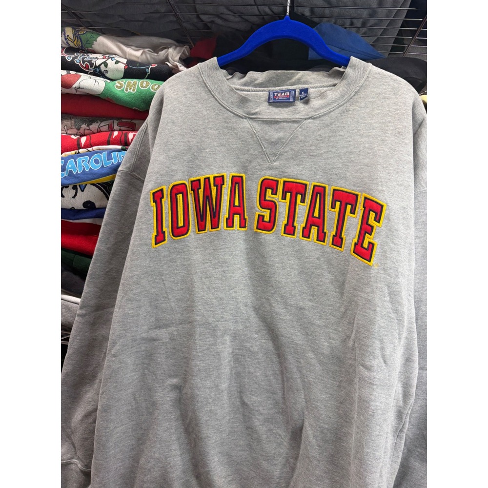 Team Edition Iowa State Cyclones Sweatshirt Mens XL Gray Embroidered Crewneck